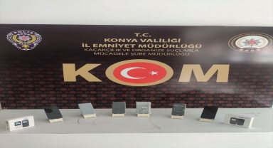Konya'da gümrük kaçağı cep telefonu operasyonunda 8 kişi yakalandı 