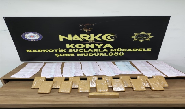 Konya'da uyuşturucu ticareti sırasında suçustü yakalanan 2 şüpheli tutuklandı