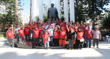 Kumluca Belediyesinde işçiler greve başladı