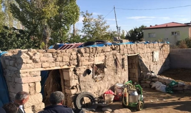Niğde'de çatısı çöken ahırdaki kadın öldü, eşi yaralandı