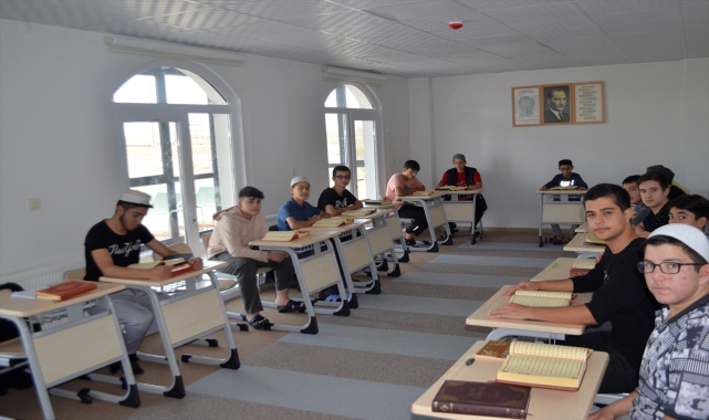 Ovakent Şeyh-ül Kurra Ahmet Şükrü Efendi Hafızlık Kur'an Kursu eğitime başladı