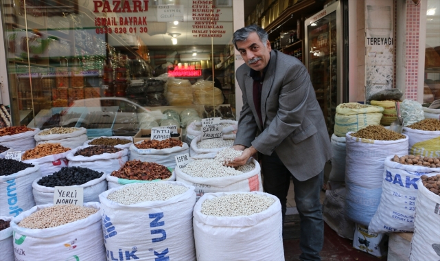 ŞEHİRLERİN LEZZET REKABETİ - Kuru fasulyede Suşehri ve İspir arasında rekabet yaşanıyor