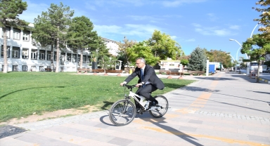 Seydişehir Kaymakamı Pişkin makama bisikletle gitti