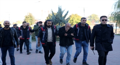 Sivas'ta bir kişinin arsada ölü bulunmasına ilişkin yakalanan 4 zanlıdan 1'i tutuklandı