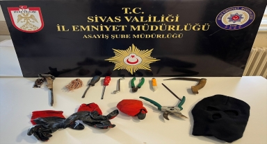 Sivas'ta hırsızlık yapan 2 şüpheli tutuklandı