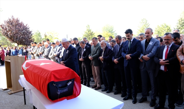 Sivas'ta vefat eden akademisyen için görev yaptığı hastanede tören düzenlendi