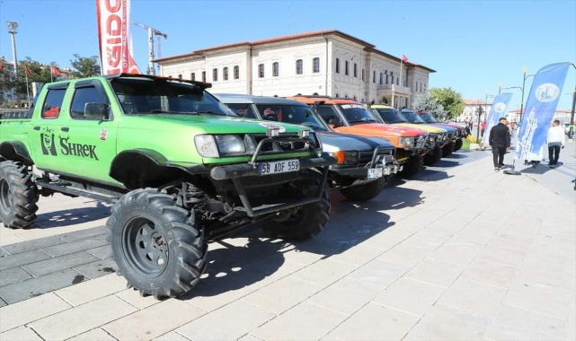 Sivas'ta yarın başlayacak off-road oyunları öncesi araçlar sergilendi