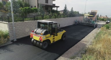 Talas'ta asfaltlama çalışmaları sürüyor 