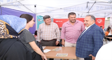 Talas'ta üniversiteyi kazanan öğrencilere karşılama etkinliği