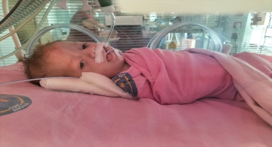 Türkiye'de tanımlı 3. hasta olan bebeğin ailesi umudunu kaybetmiyor