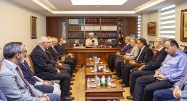 Türkiye Diyanet Vakfı İslam Araştırmaları Merkezi Başkanlığına getirilen Bedir görevine başladı