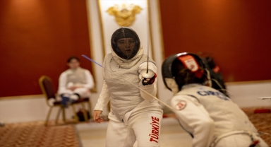 Uluslararası Satellite Eskrim Turnuvası Antalya'da devam ediyor