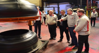 Vali Buhara, Petlas lastik fabrikasını ziyaret etti