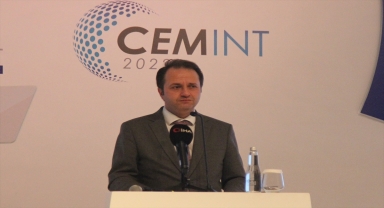 Yerli ve yabancı çimento sektörü temsilcileri Antalya'da buluştu