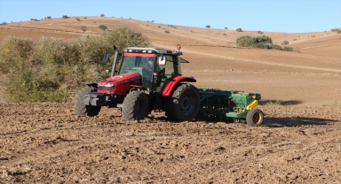 Yozgat'ta 70 bin ton buğday ve arpa tohumu toprakla buluşturuluyor 