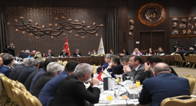 Akşener, partisinin başkanlık divanı ve kurucular kurulu üyeleriyle buluştu