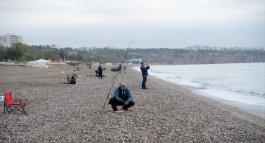 Antalya'da balon balığı avlama yarışması düzenlendi