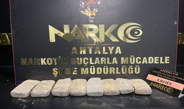 Antalya'da farklı tarihlerdeki operasyonlarda 40 kilo uyuşturucu ele geçirildi