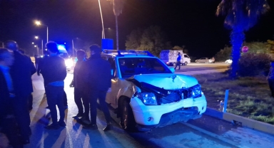 Antalya'da pikap ile hafif ticari aracın çarpıştığı kazada 5 kişi yaralandı