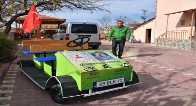 Atık malzemelerden 3 vitesli elektrikli araç yaptı