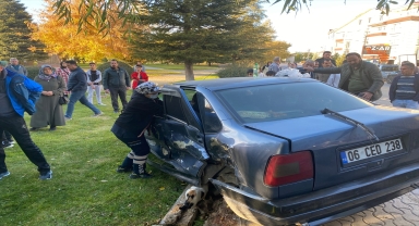 Çubuk'taki trafik kazasında 2 kişi yaralandı