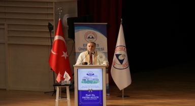 Erciyes Üniversitesinde akademik yıl törenle açıldı