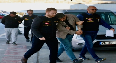 Eskişehir'de kavgada işlenen cinayetin 3 şüphelisi adliyeye sevk edildi