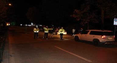 Eskişehir'deki asayiş uygulamasında aranan 15 şüpheli yakalandı