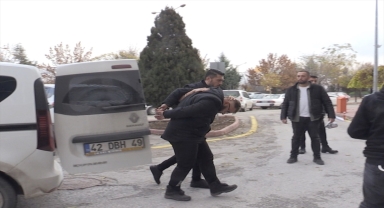 GÜNCELLEME 3 - Konya'da barınaktaki hayvanların telef edildiği iddiasına ilişkin 2 şüpheliye gözaltı