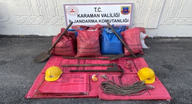 Jandarma kaçak kömür çıkararak sattığı ileri sürülen 2 kişiyi foto kapanla tespit edip yakaladı