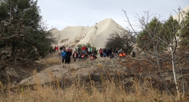 Kapadokya'da Vali Becel ve gönüllüler çevre temizliği yaptı