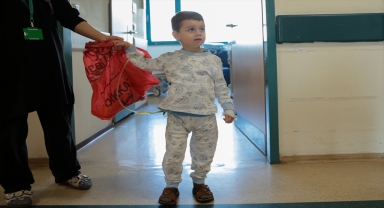 Karaciğerinden parça veren baba, oğlunun ikinci kez kahramanı oldu