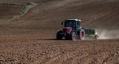 Kayseri'de sertifikalı buğday ve arpa tohumları toprakla buluşturuluyor