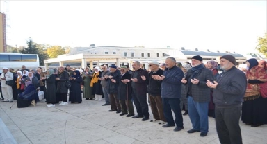 Kırşehir'den 78 kişilik umre kafilesi uğurlandı