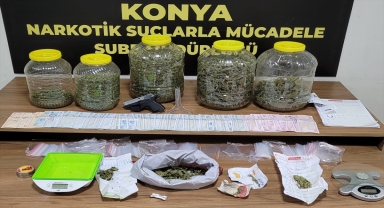Konya'da güvercin kümesinde 150 uyuşturucu hap ele geçirildi 