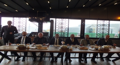 MHP Sivas Milletvekili Ahmet Özyürek muhtarlarla bir araya geldi