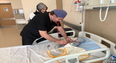 Minik Yiğit'in aort dokusundan alınan parçayla dar olan damarı genişletildi