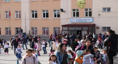 Niğde'de ara tatil sonrası öğrenciler ders başı yaptı