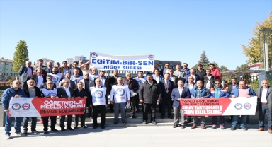 Niğde'de Eğitim-Bir-Sen'den Öğretmenlik Meslek Kanunu açıklaması