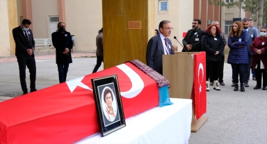 Prof. Dr. Esin Yıldız'ın cenazesi Sivas'ta toprağa verildi