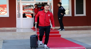 Sivasspor, Slavia Prag maçı için Çekya'ya gitti