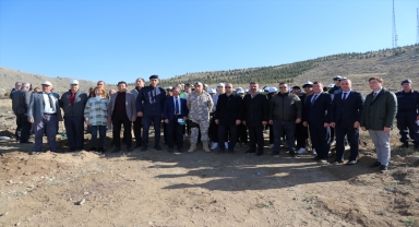 Sivrihisar'da fidanlar toprakla buluşturuldu