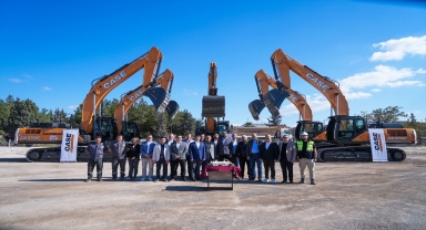 TürkTraktör'den Cacimler İnşaat'a 35'inci iş makinesi teslimatı