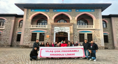Ulaş'ta lise öğrencileri Ankara'yı gezdi 