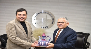 Uşak Belediye Başkanı Mehmet Çakın, Başkan Büyükkılıç'ı ziyaret etti