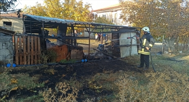 Yahyalı'da tandırlıkta çıkan yangını itfaiye ekipleri söndürdü