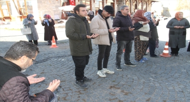 Beyşehir'de eşi tarafından öldürülen Ece, ölüm yıldönümünde anıldı