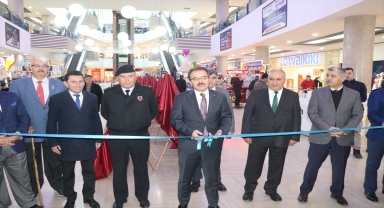 Çankırı'da farkındalık için trafik kazalarının fotoğraflarının yer aldığı sergi açıldı