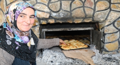 Çubuk’ta belediyenin yaptırdığı taş fırın hizmete girdi