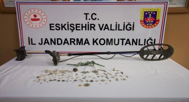 Eskişehir'de evinde kaçak kazı yaptığı öne sürülen şüpheli yakalandı